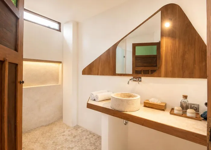 Sleek 2-br Art Deco Villa, 800m To The Villa Canggu