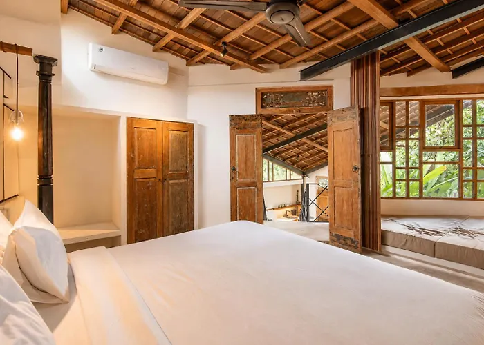Villa Sleek 2-br Art Deco Villa, 800m To The Canggu