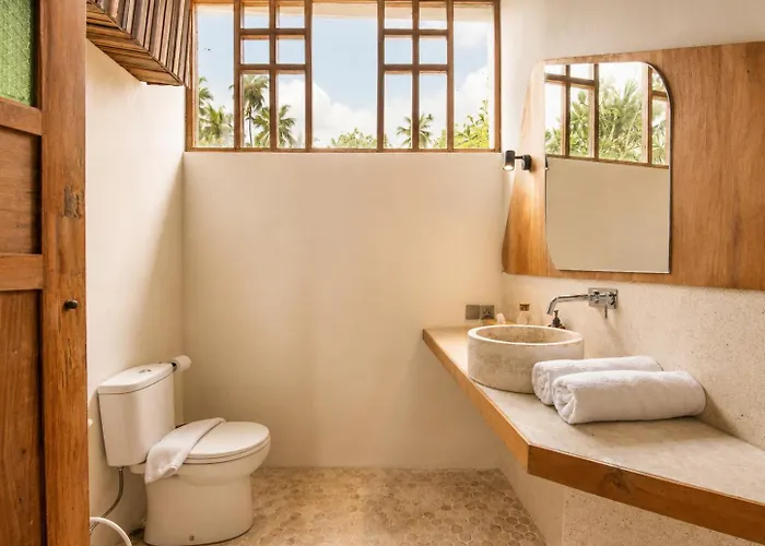 Villa Sleek 2-br Art Deco Villa, 800m To The